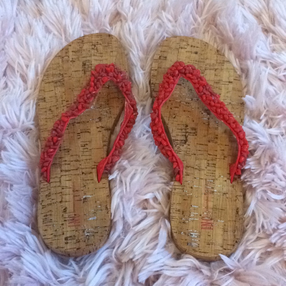 ⬇️Cork sandals with red pebbles